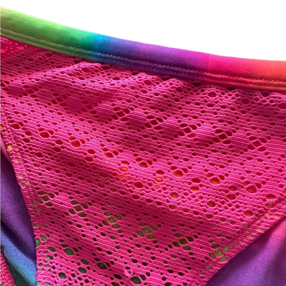 💚Bathing suit bottom 🌈 - Picture 3 of 5